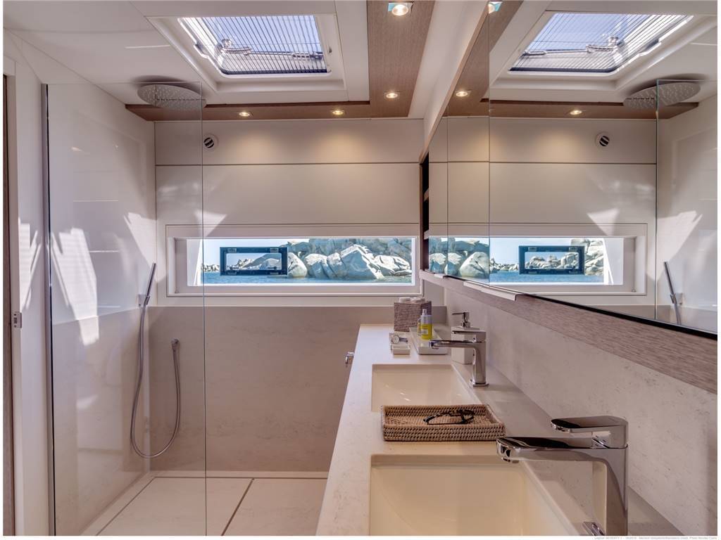 Lagoon Seventy7