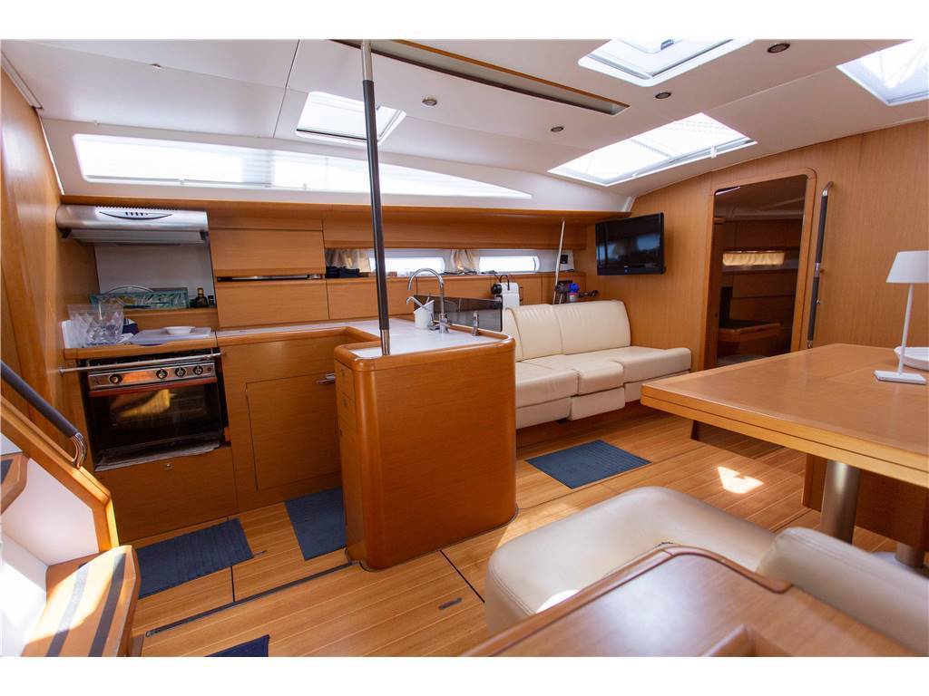 Jeanneau 53
