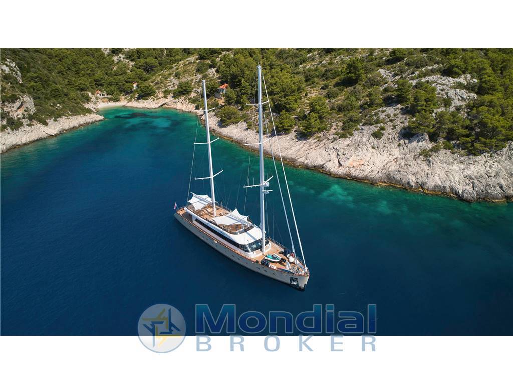 Custom Yacht a vela mal
