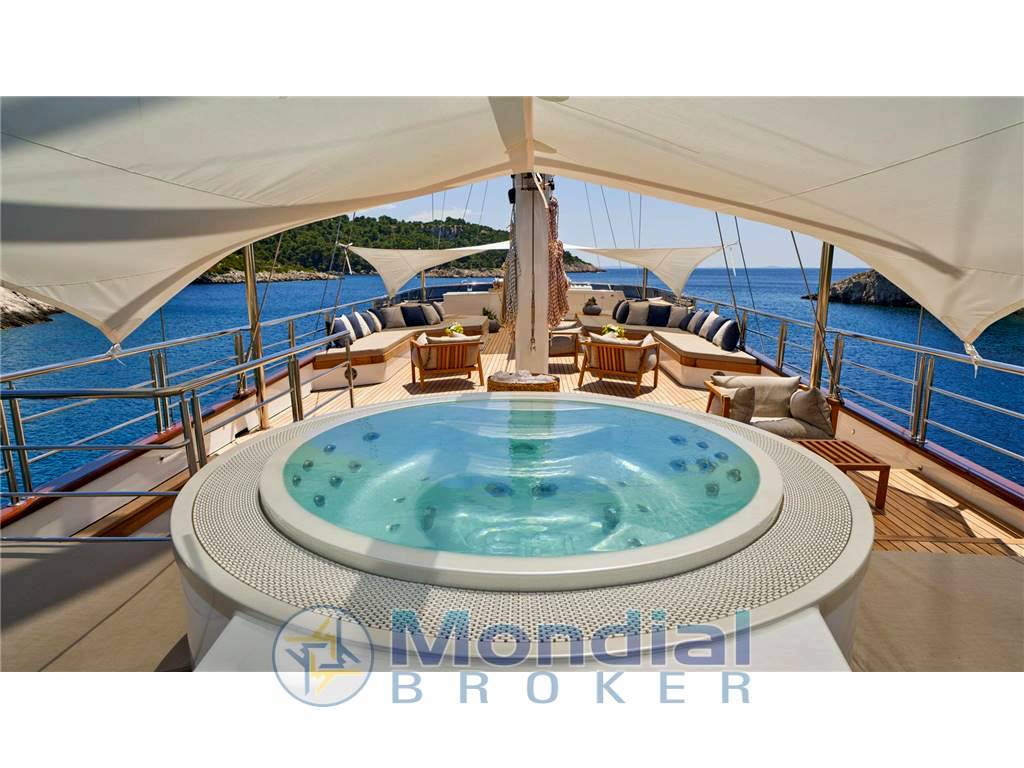 Custom Yacht a vela mal