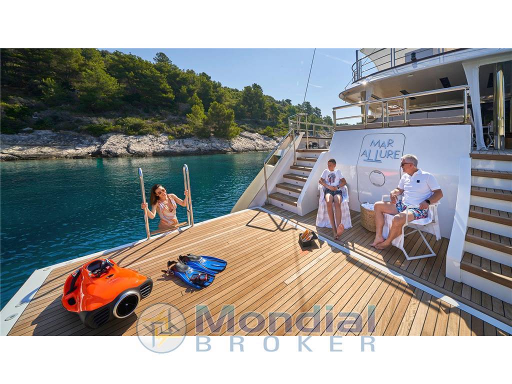 Custom Yacht a vela mal