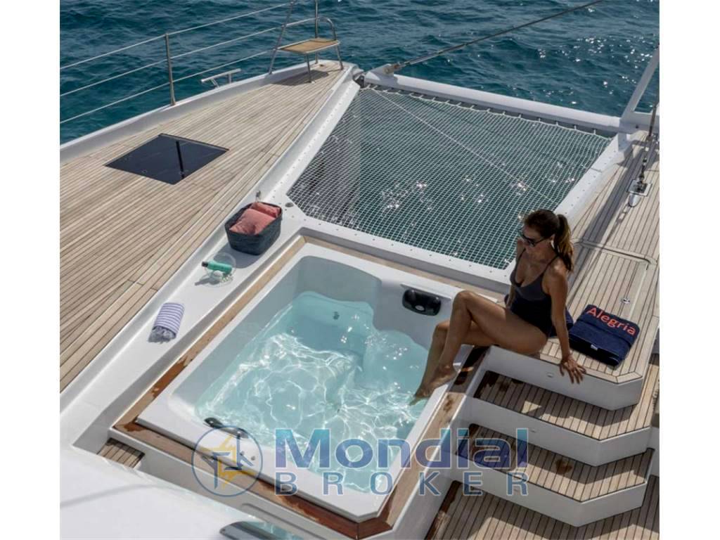 Fountaine pajot 67