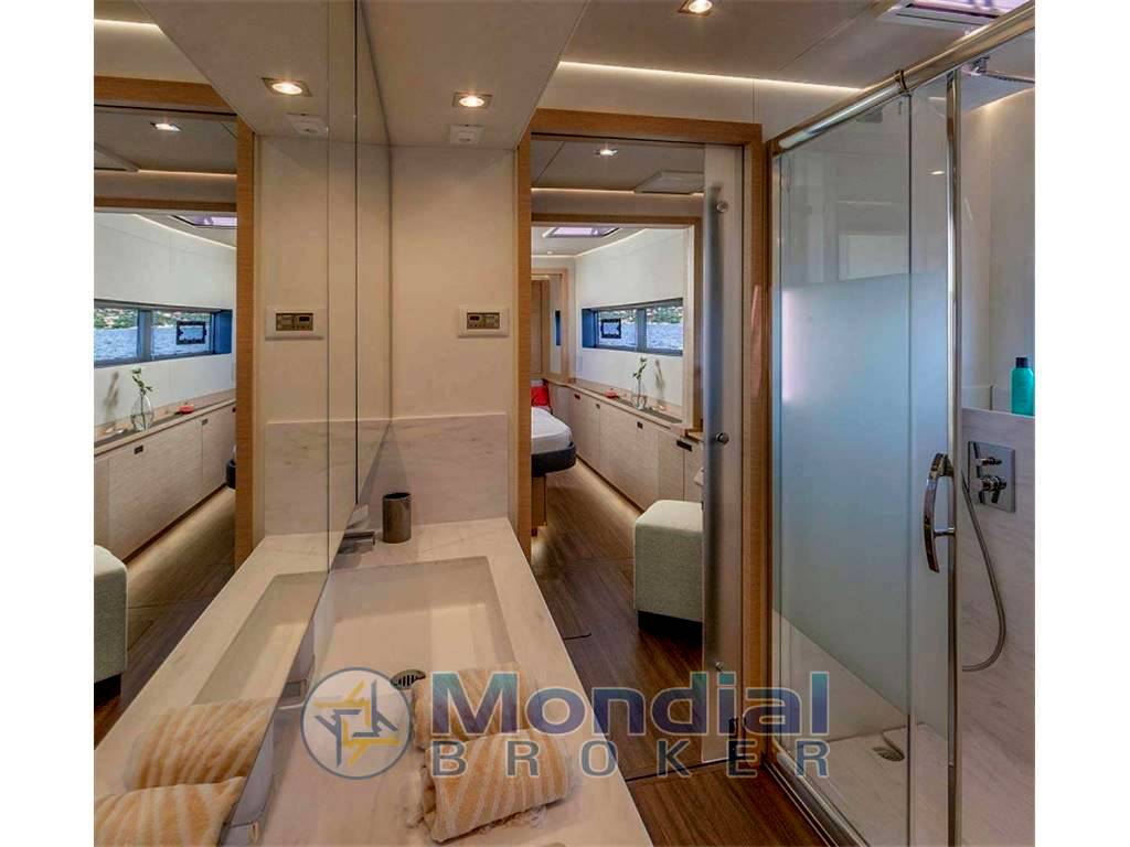 Fountaine pajot 67