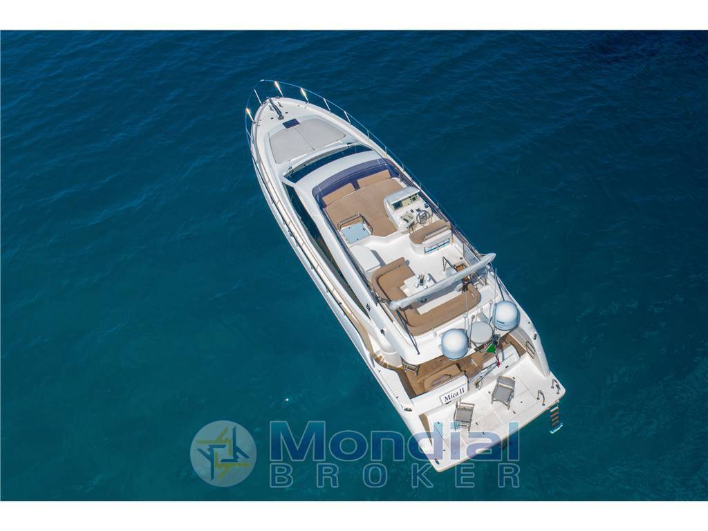 Ferretti 560