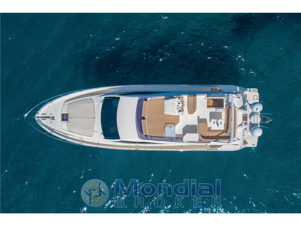 Ferretti 560