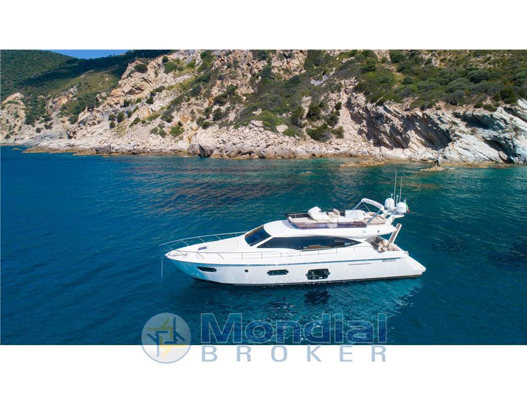 Ferretti 560