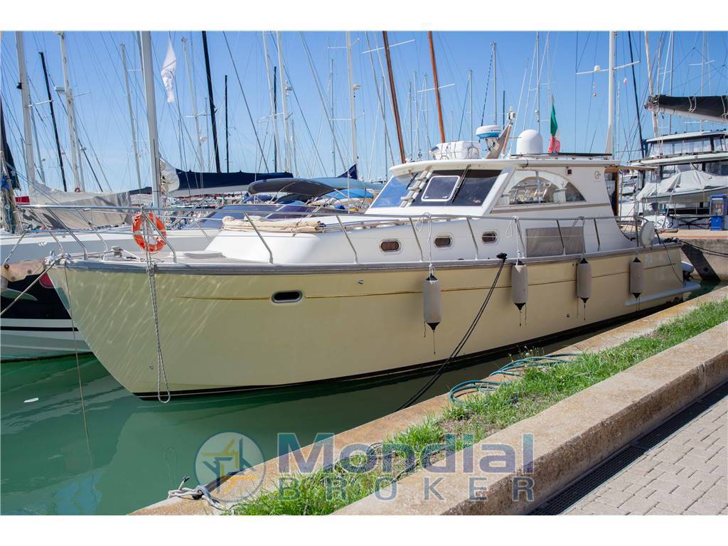 Cantieri estensi Goldstar 440 c