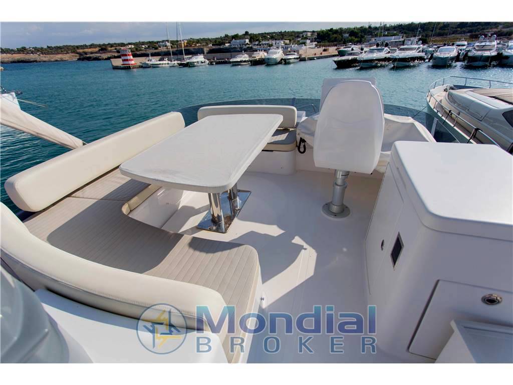 Azimut Magellano 53