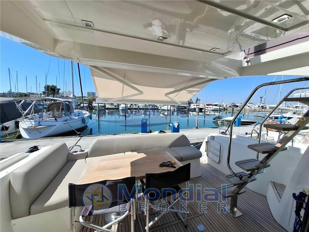 Prestige 420 flybridge line