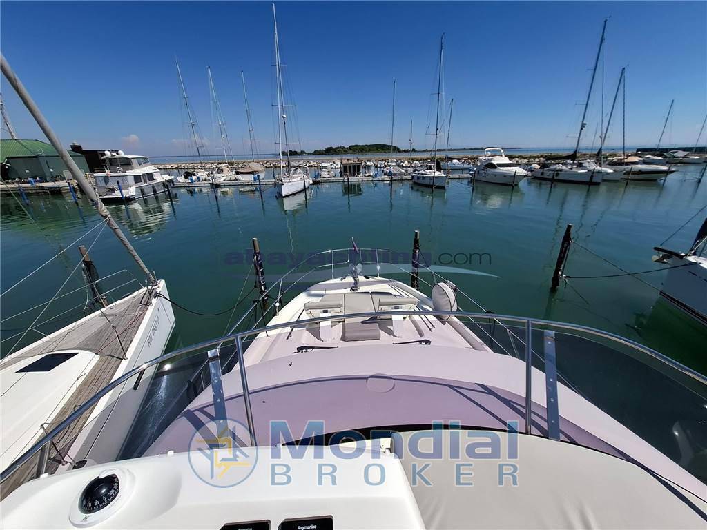 Prestige 420 flybridge line