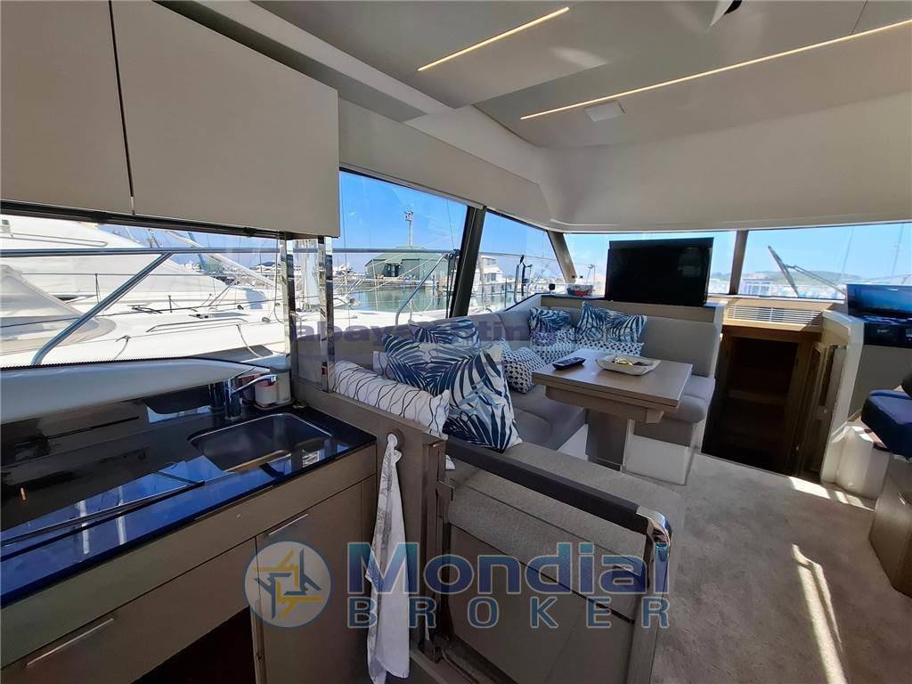 Prestige 420 flybridge line