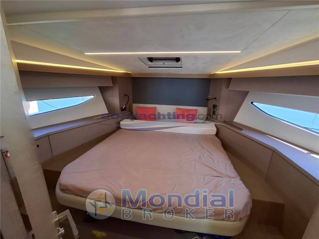 Prestige 420 flybridge line