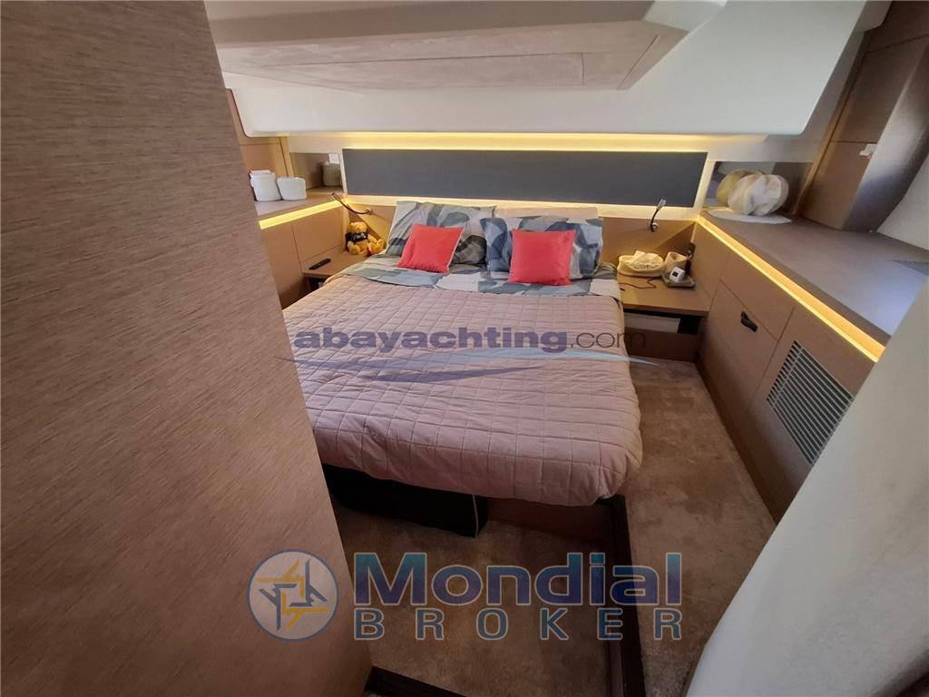 Prestige 420 flybridge line