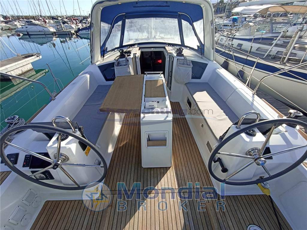Beneteau Oceanis 38.1