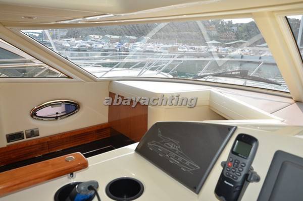 Sealine F42 (f 42)