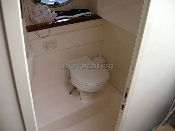 Pershing 37 cabin