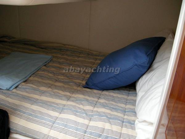 Pershing 37 cabin