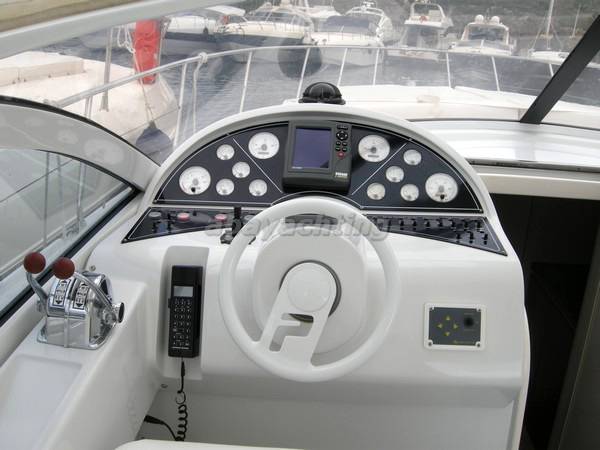 Pershing 37 cabin