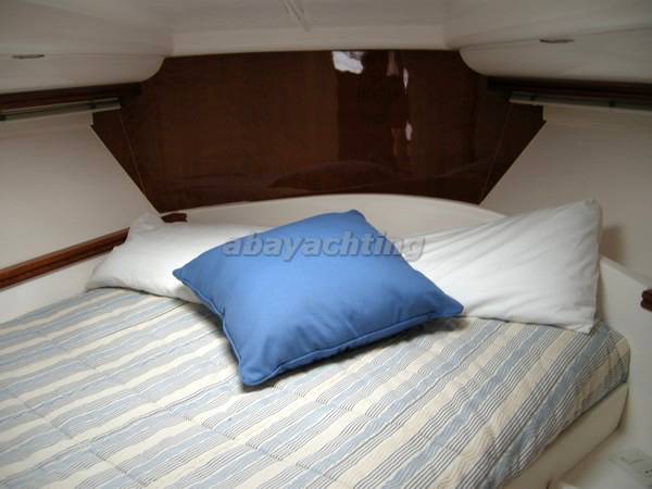 Pershing 37 cabin