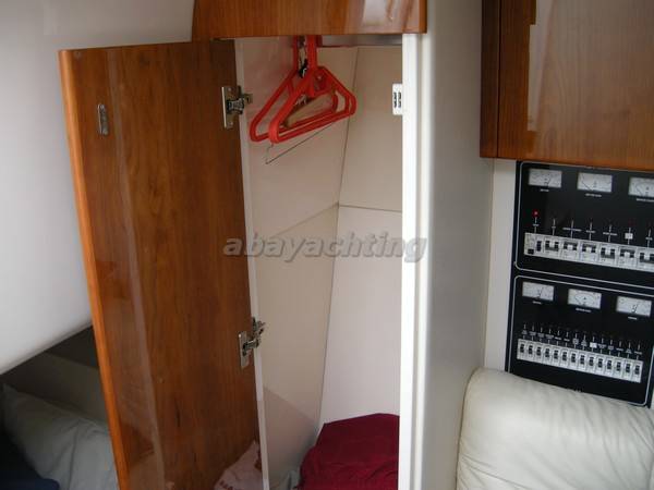 Pershing 37 cabin