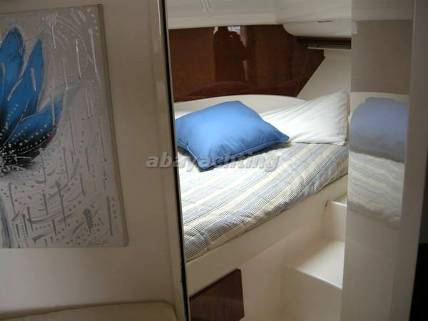 Pershing 37 cabin