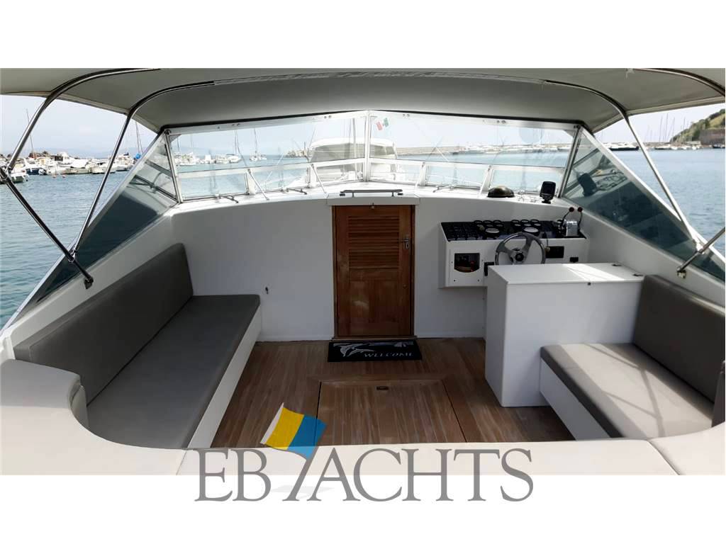 Magnum marine 38 (in charter)