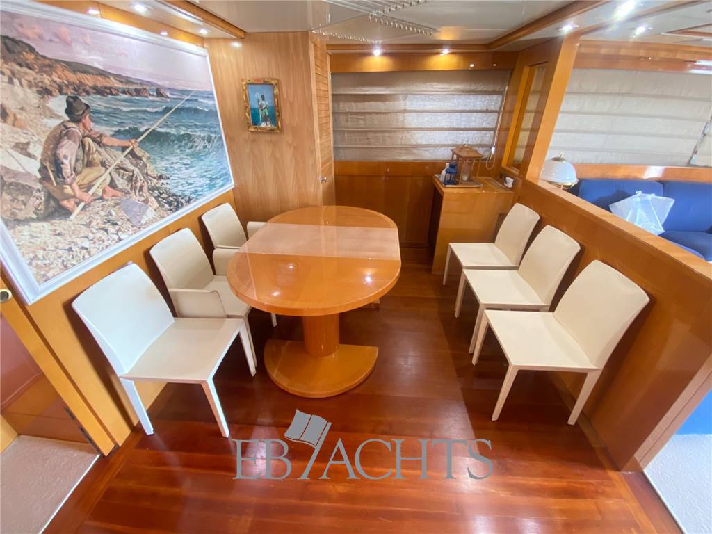 Sanlorenzo 82 flybridge