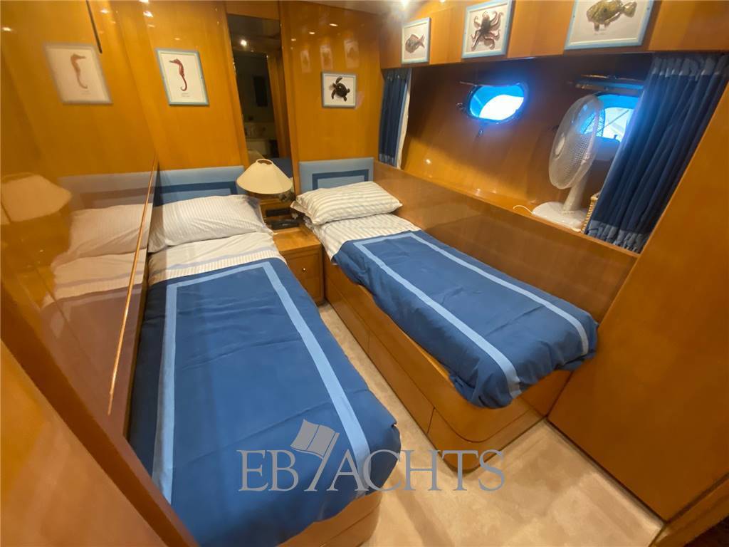 Sanlorenzo 82 flybridge