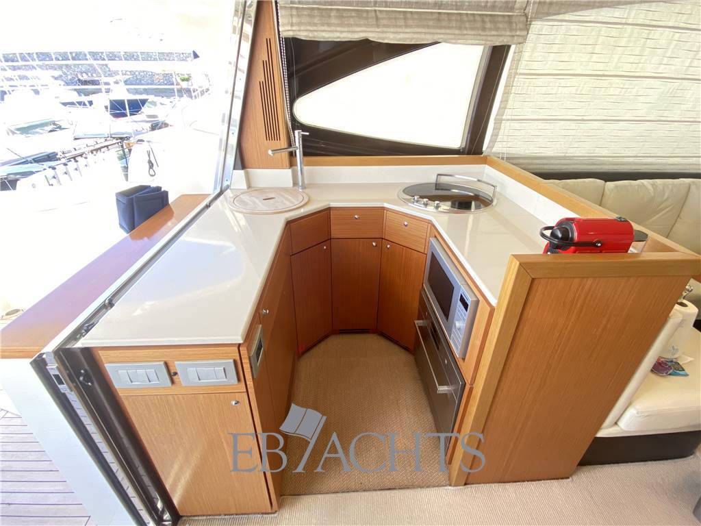 Ferretti yachts 500