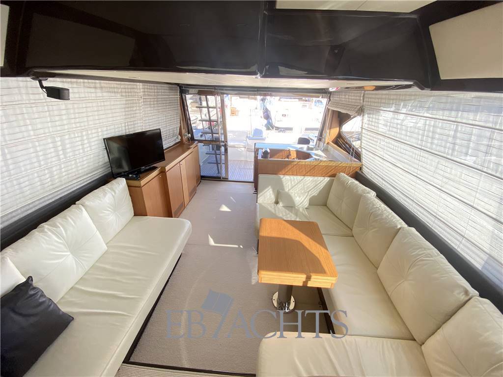 Ferretti yachts 500