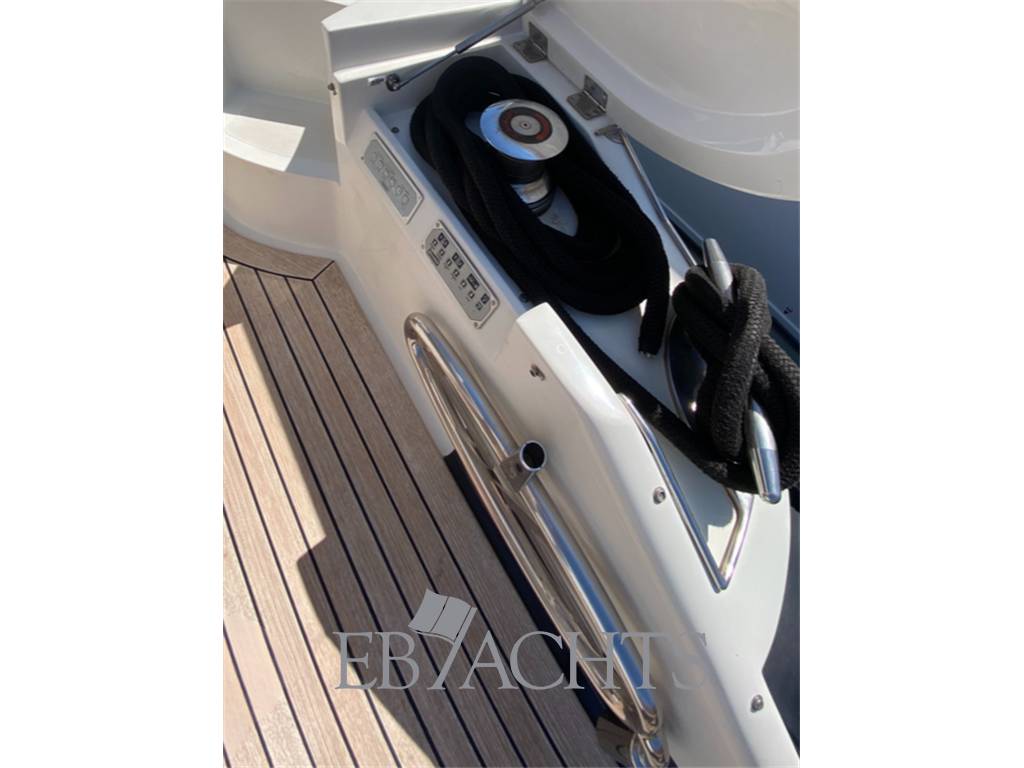 Pershing 56