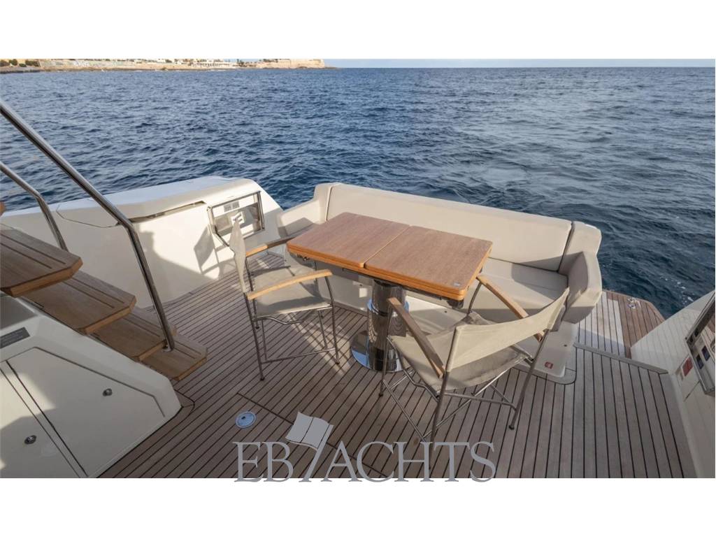 Ferretti yachts 500