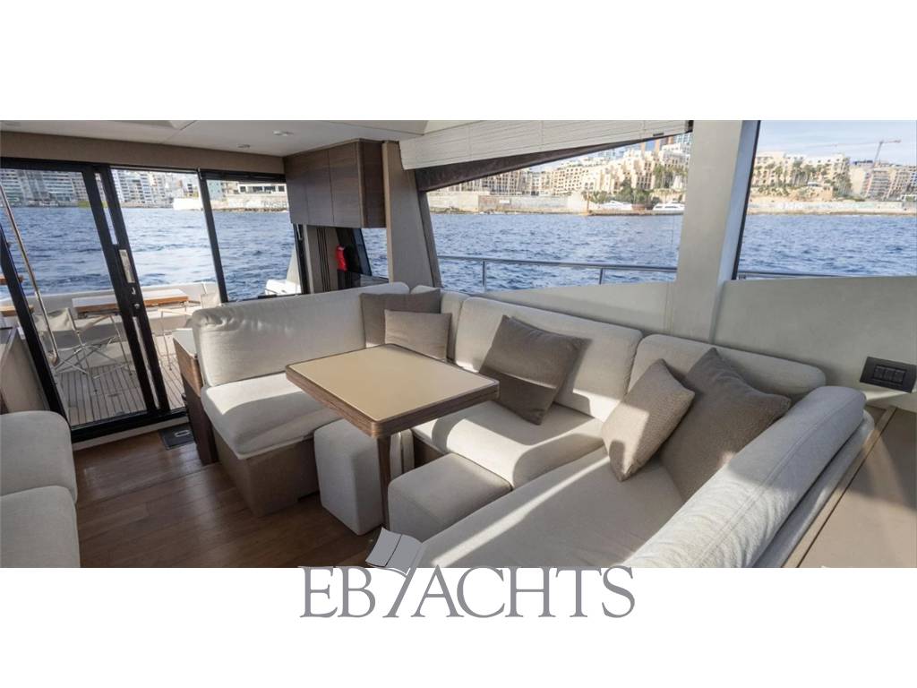 Ferretti yachts 500