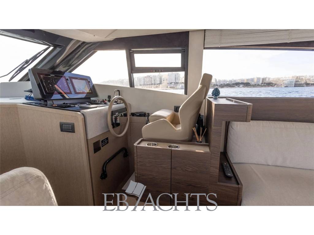 Ferretti yachts 500