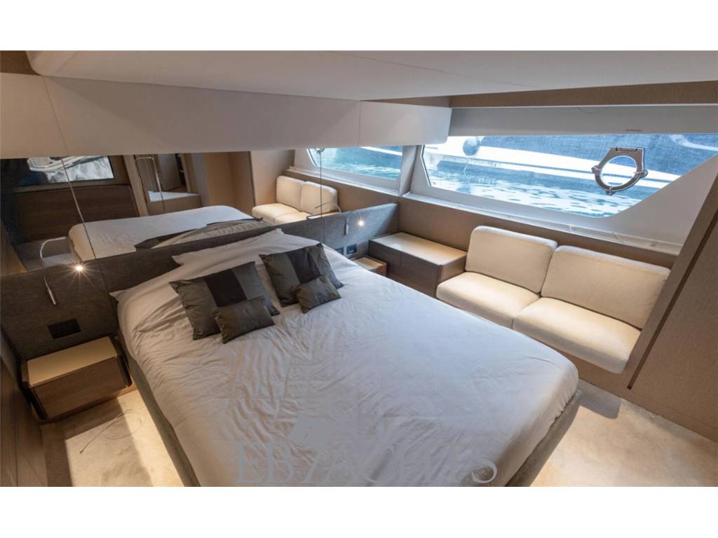 Ferretti yachts 500