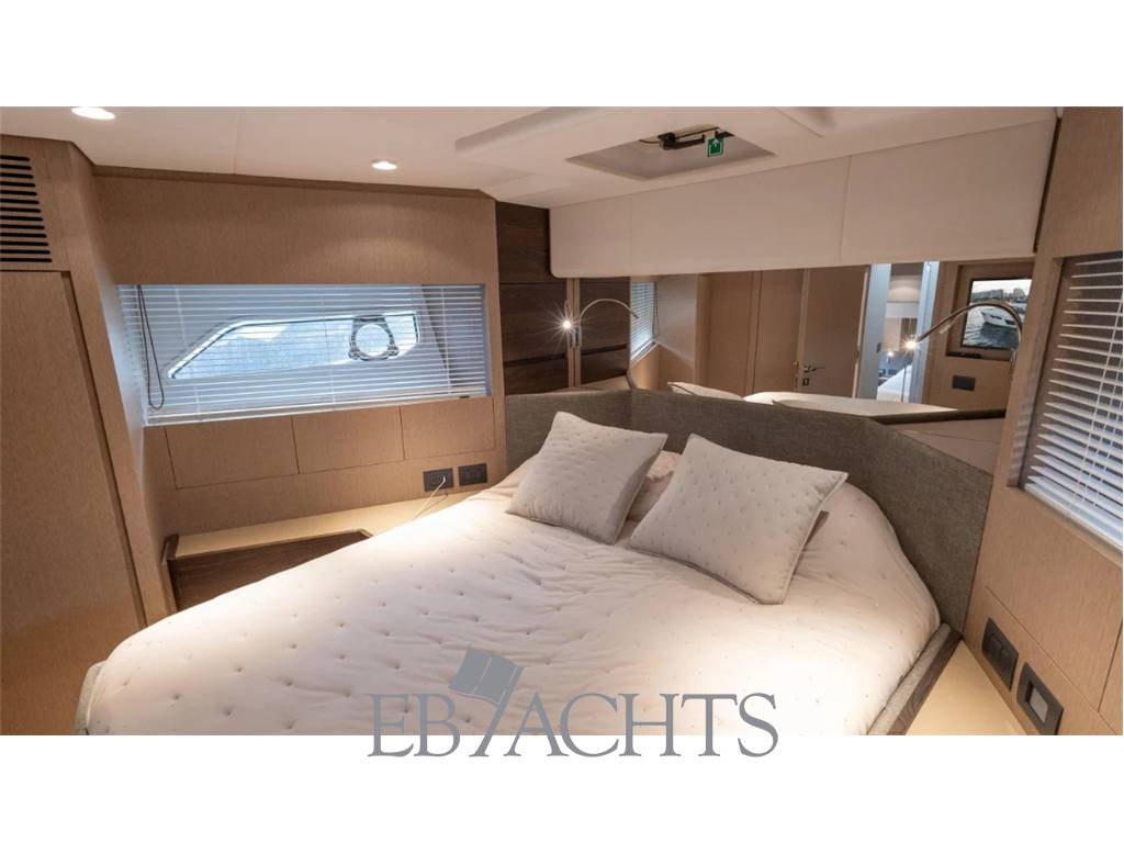 Ferretti yachts 500