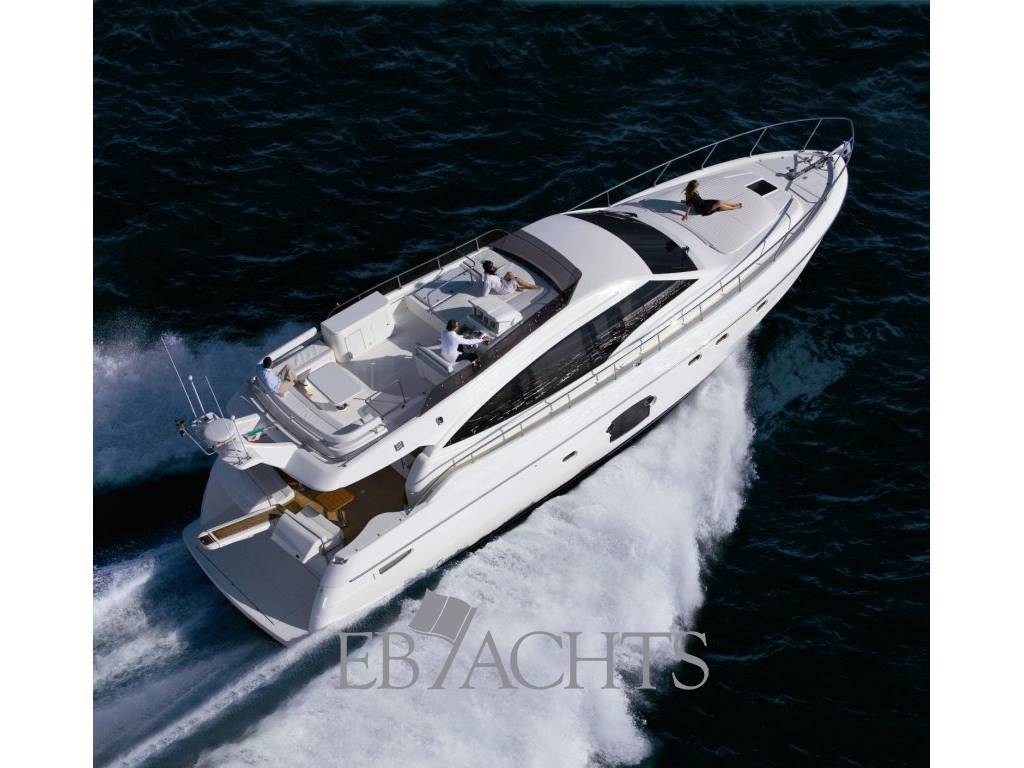Ferretti yachts 592