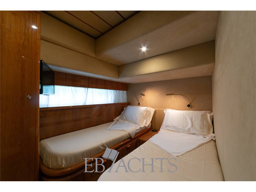 Ferretti yachts 72