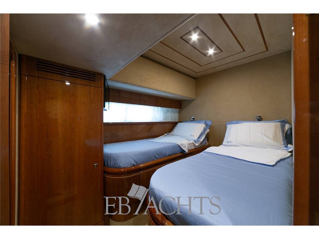 Ferretti yachts 72