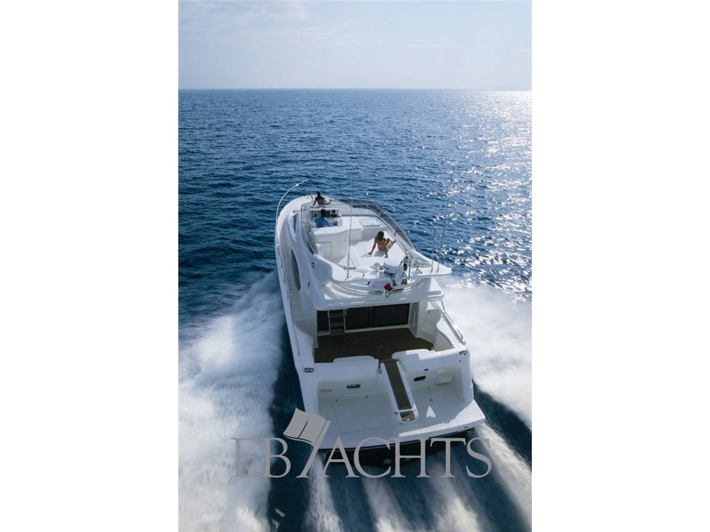 Ferretti yachts 550