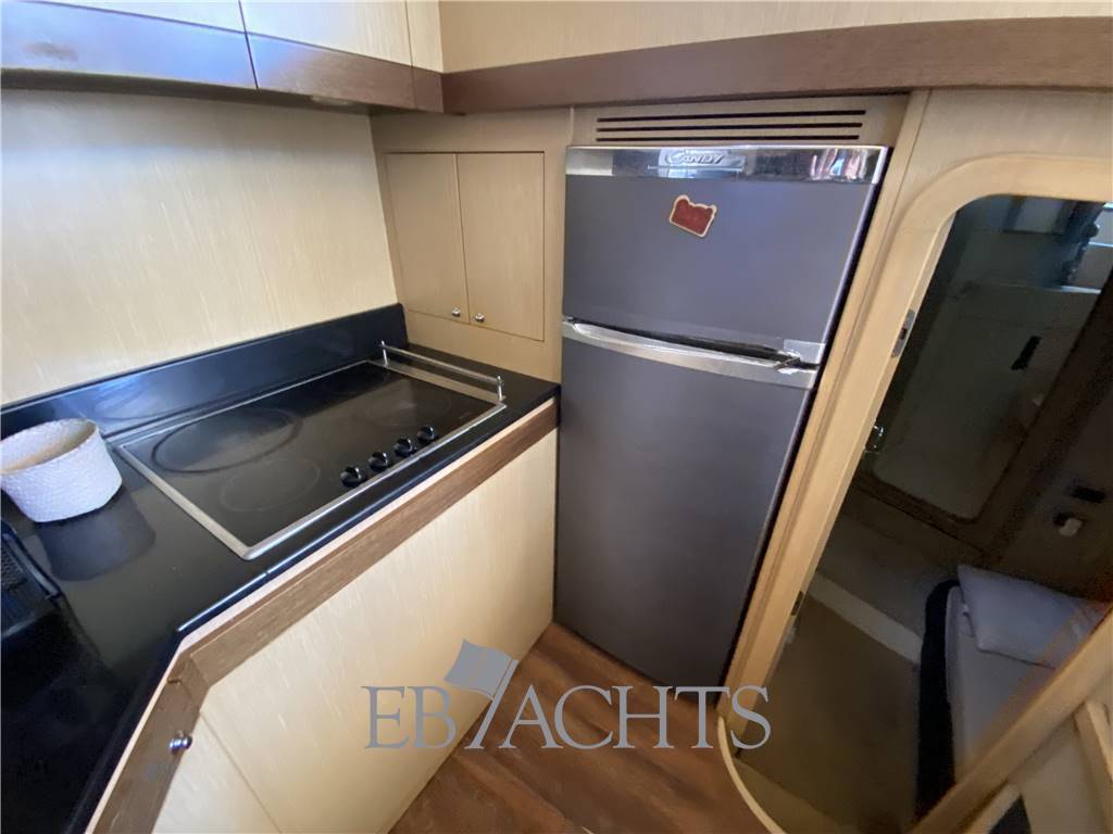 Ferretti yachts 550