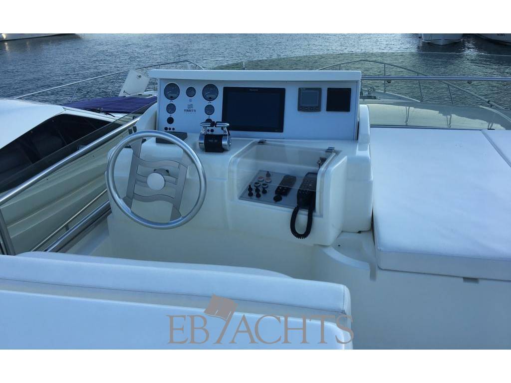 Ferretti yachts 550