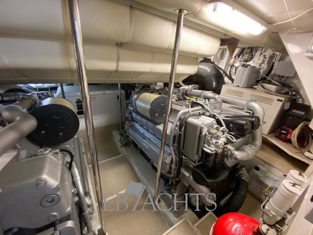 Pershing 72