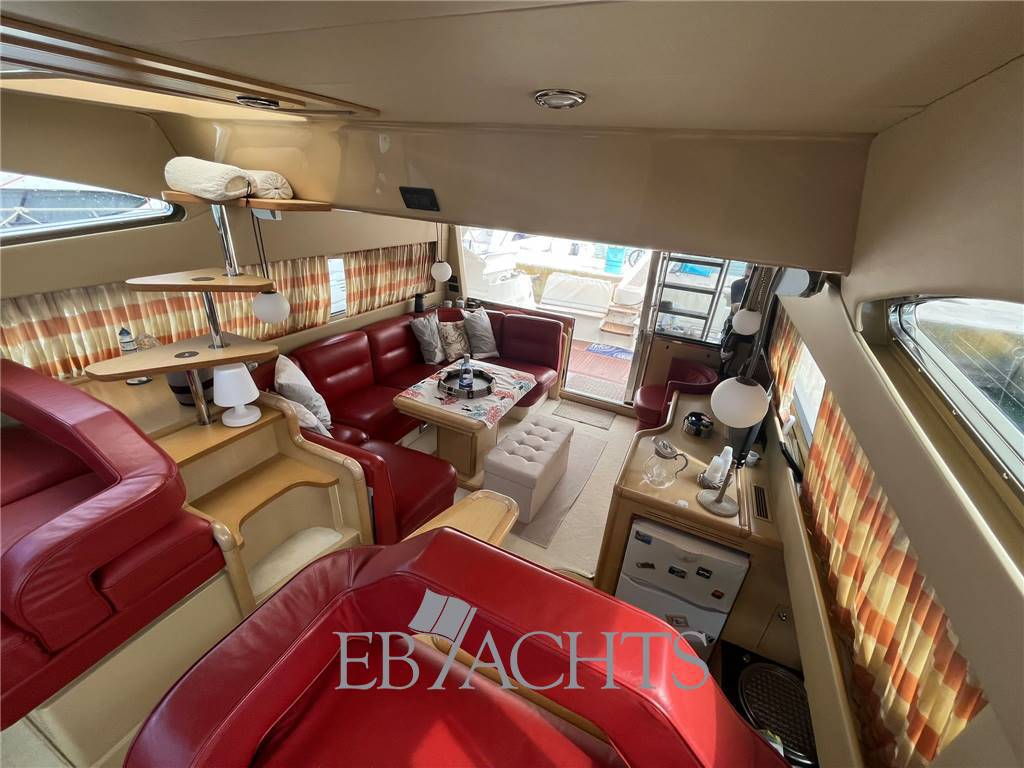 Ferretti yachts 530