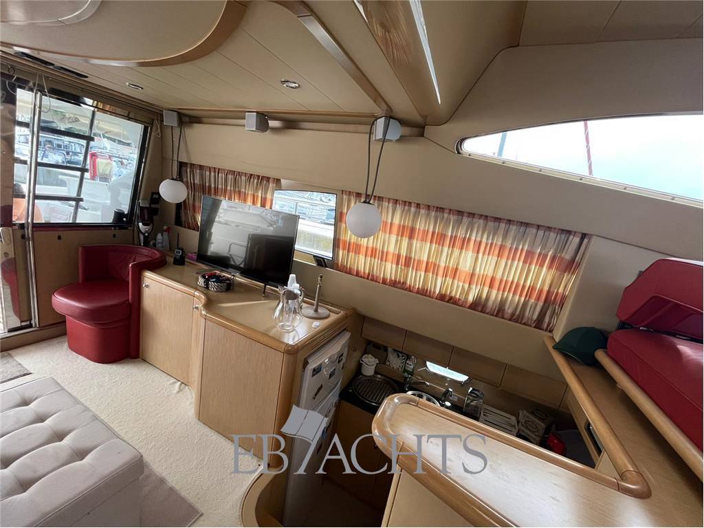 Ferretti yachts 530