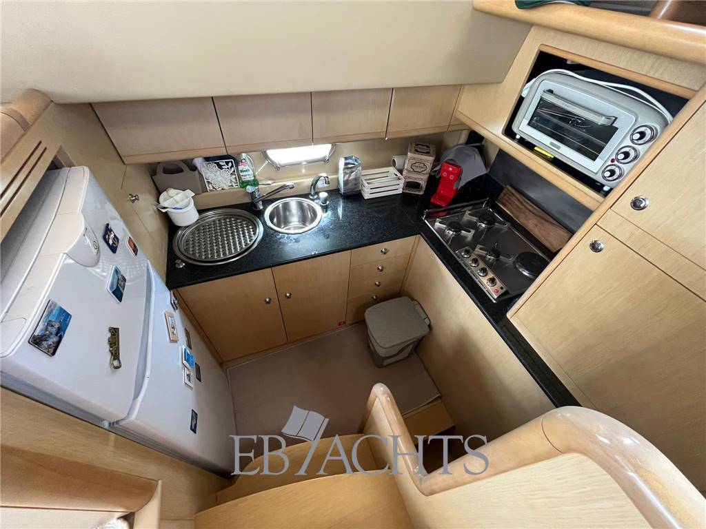Ferretti yachts 530