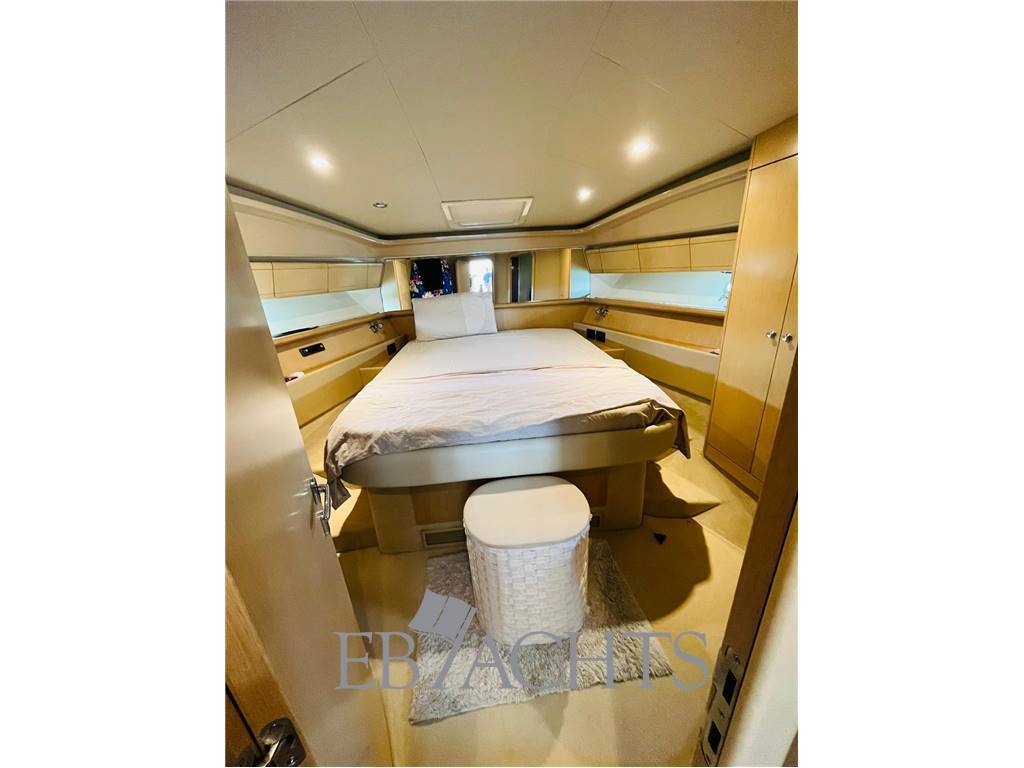 Ferretti yachts 530