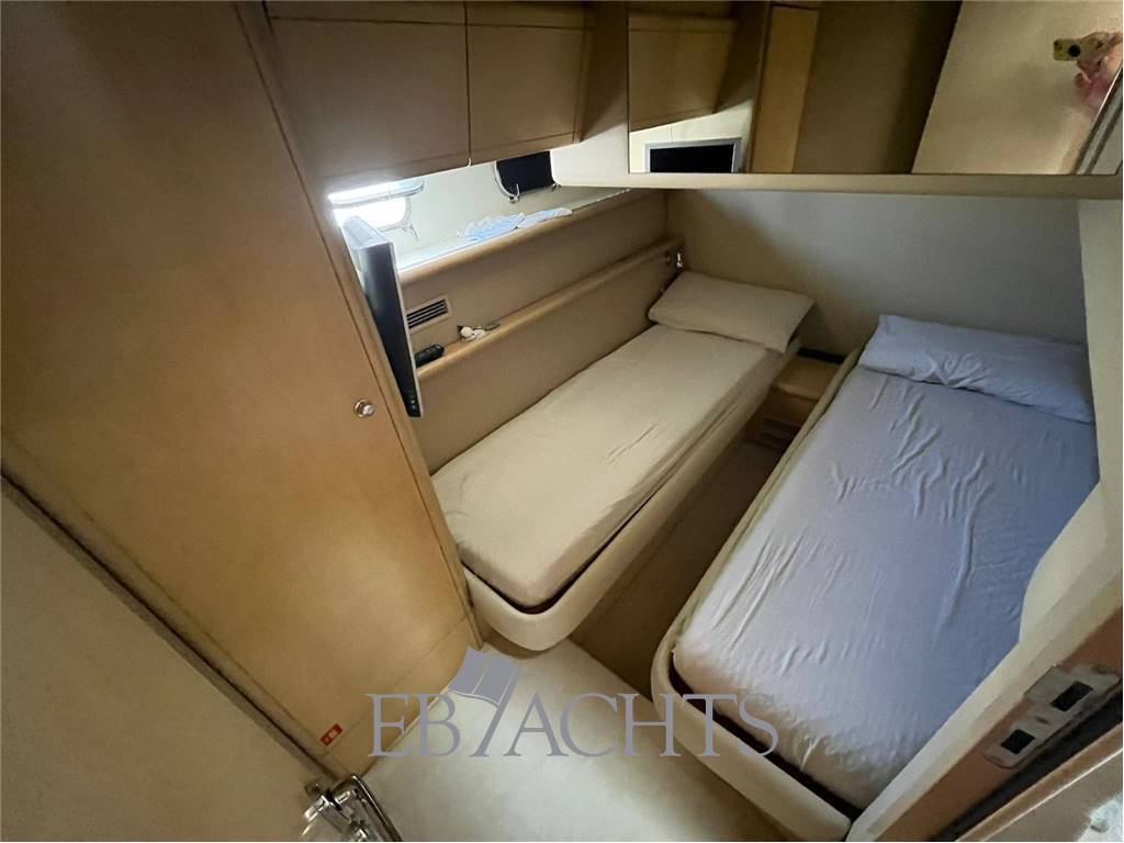 Ferretti yachts 530