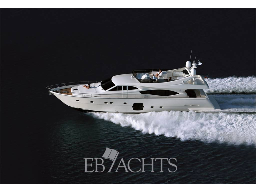 Ferretti yachts 761