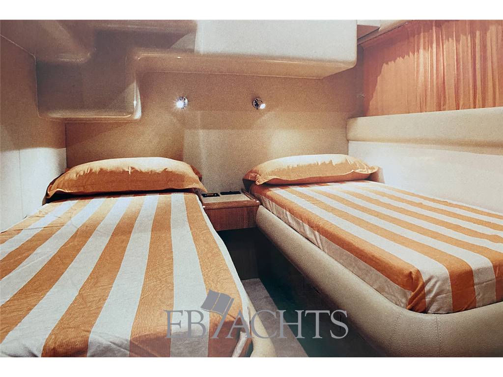 Ferretti yachts 430